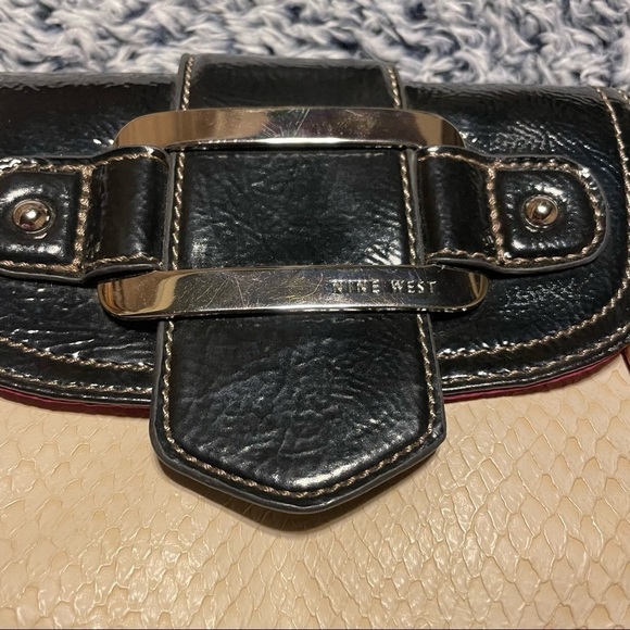 ✅7X Host Pick✅ Nine West Cross Body Purse, 7 1/4X6 1/4 - Picture 10 of 14